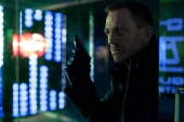 DANIEL CRAIG (James Bond) in einer in Shanghai spielenden Szene in Sony Pictures\' SKYFALL. © 2012 Sony Pictures Releasing GmbH