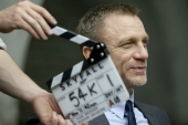 DANIEL CRAIG während der Dreharbeiten zu Sony Pictures\' SKYFALL. © 2012 Sony Pictures Releasing GmbH
